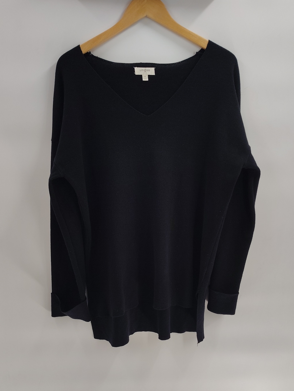 Umgee Sweater Medium Black Cuff Long Sleeve Rounded V Neck Oversized